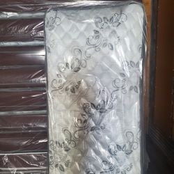 New Queen Pillow Top 