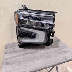 2022 To 2024 CHEVY SILVERADO ZR2  RH HEADLIGHT 
