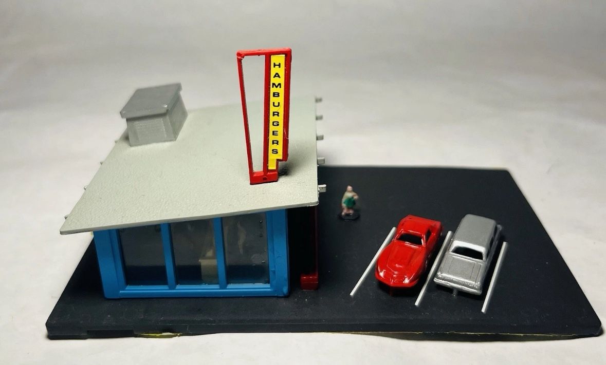 N Scale Buildings-Drive Up Hamburger Joint BACHMANN Model Trains