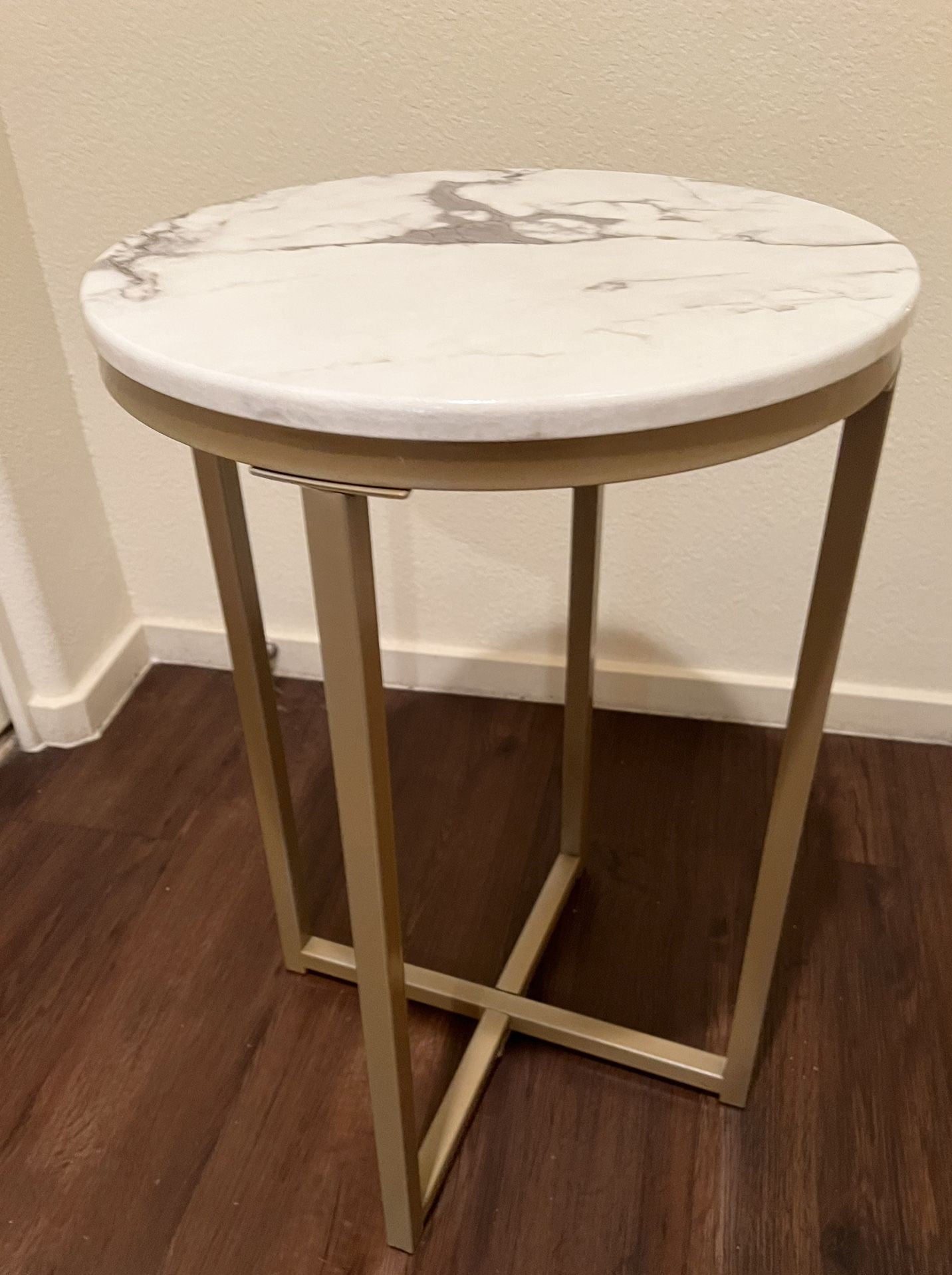 Marble and Gold Accent/End Table for Sale in Phoenix, AZ OfferUp