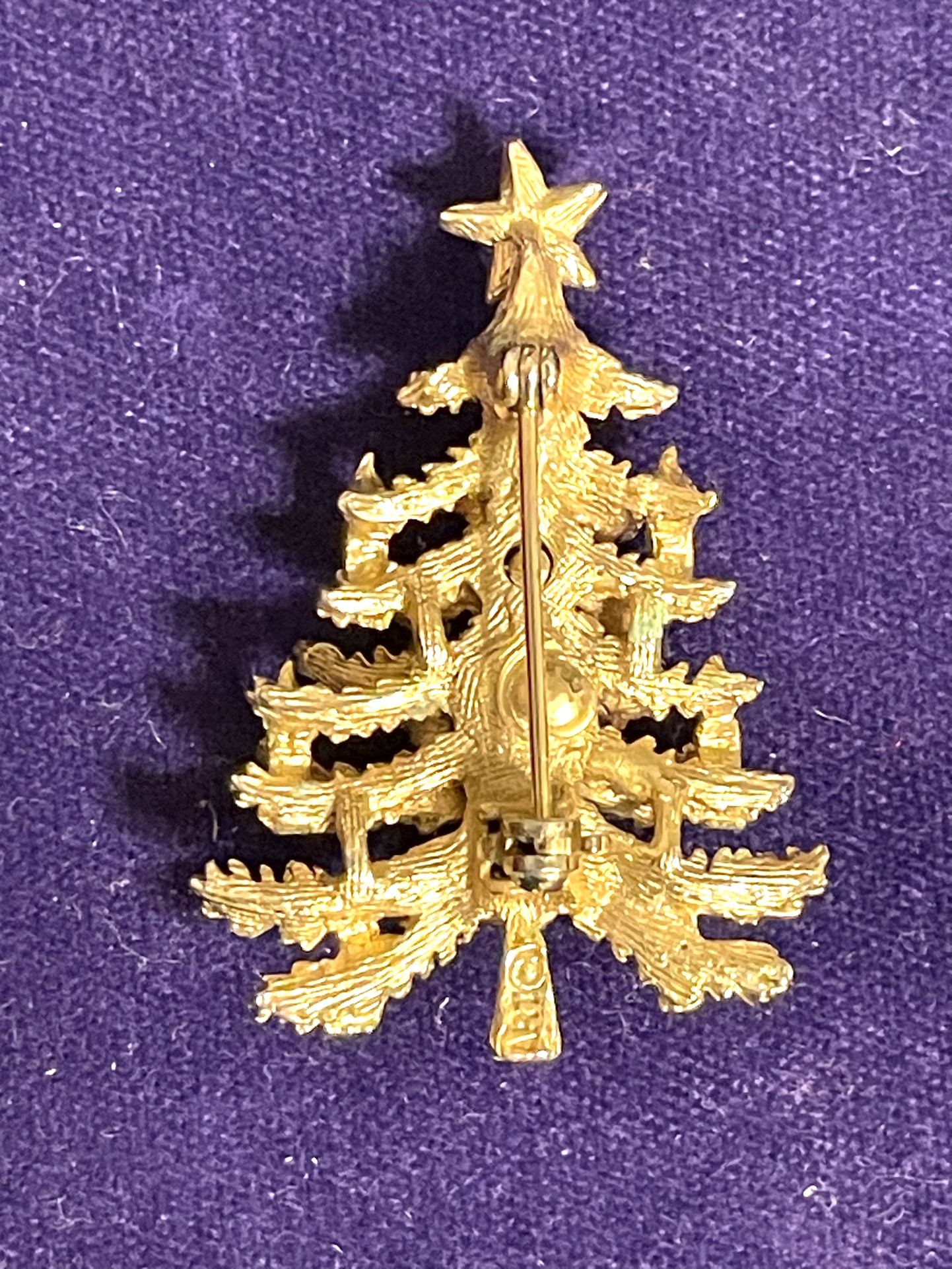 ART Designer Holiday Brooch