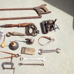 VINTAGE AND ANTIQUE HAND TOOLS 
