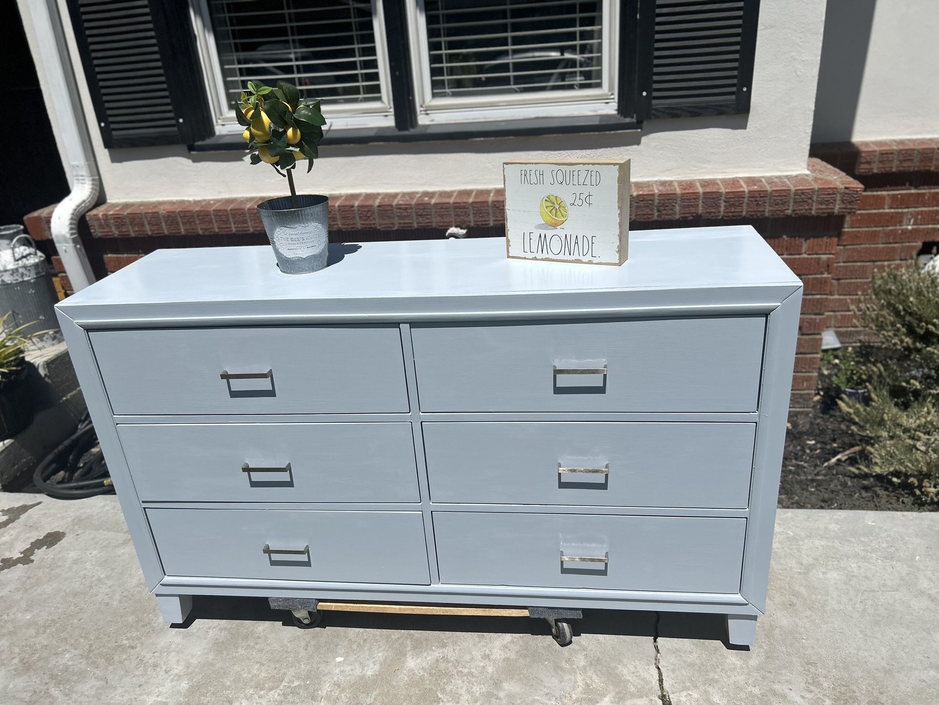 Dresser