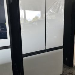 Samsung - 36 in. Wide BESPOKE 29 cu. ft. 4-Door French Door Smart Refrigerator with Beverage Center - And  make 2 types  of ice - White Glass panels.
