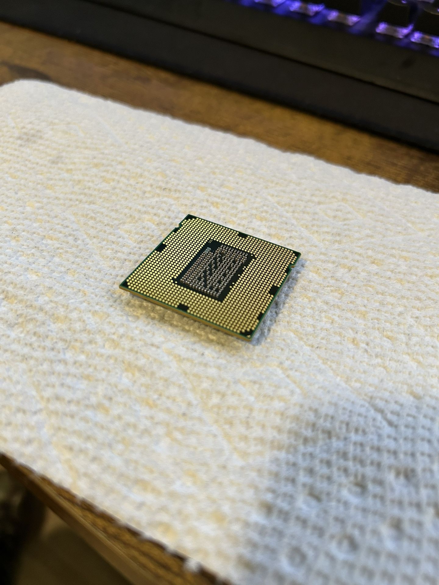Intel Core i7-2600K + Stock Cooler + Fan