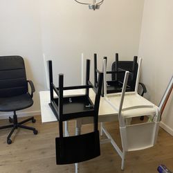 Table and chairs (combo 25)