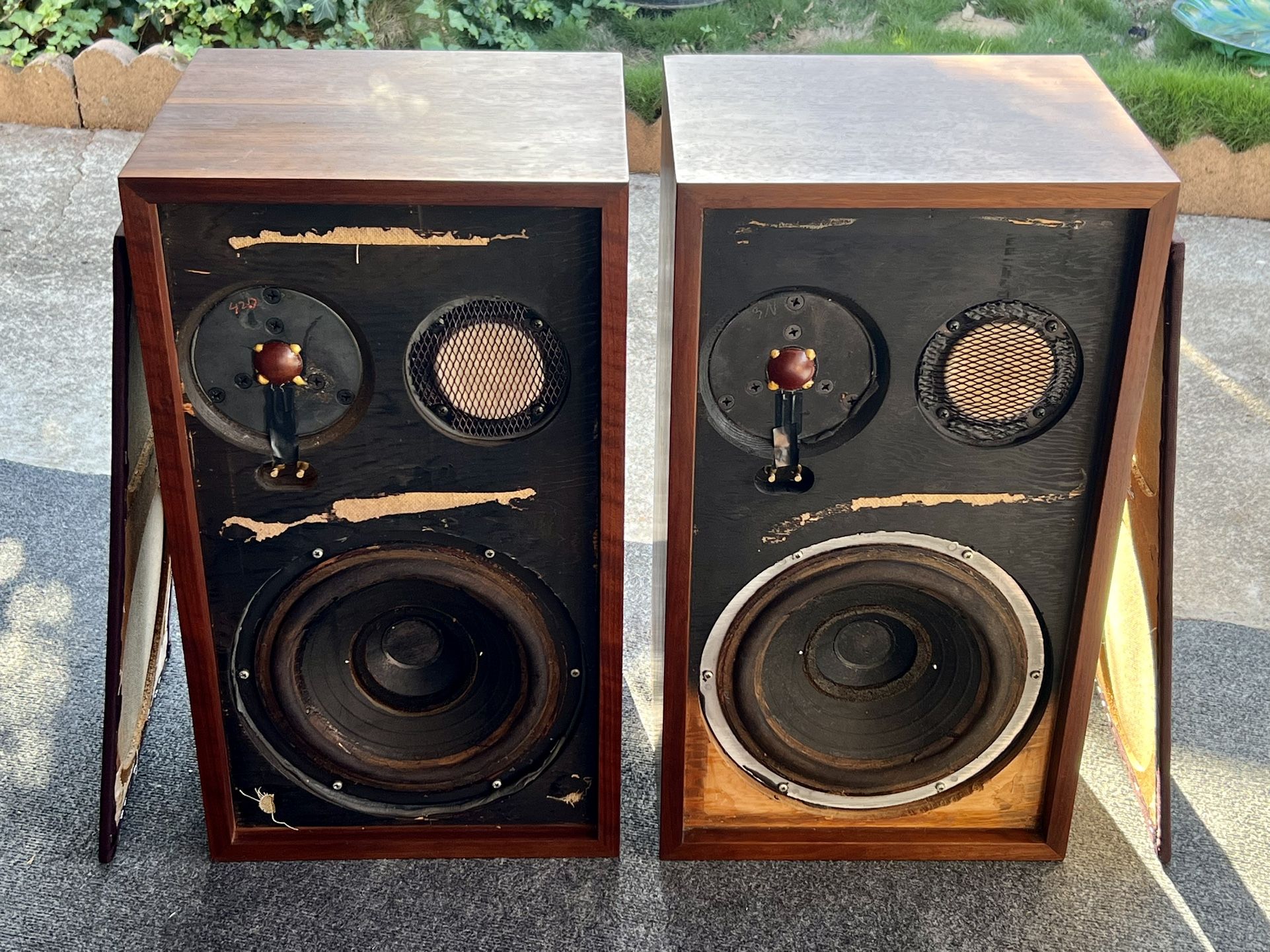 Vintage Acoustic Research AR 2AX Floor Speakers