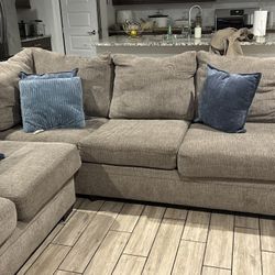 Sectional Couch 