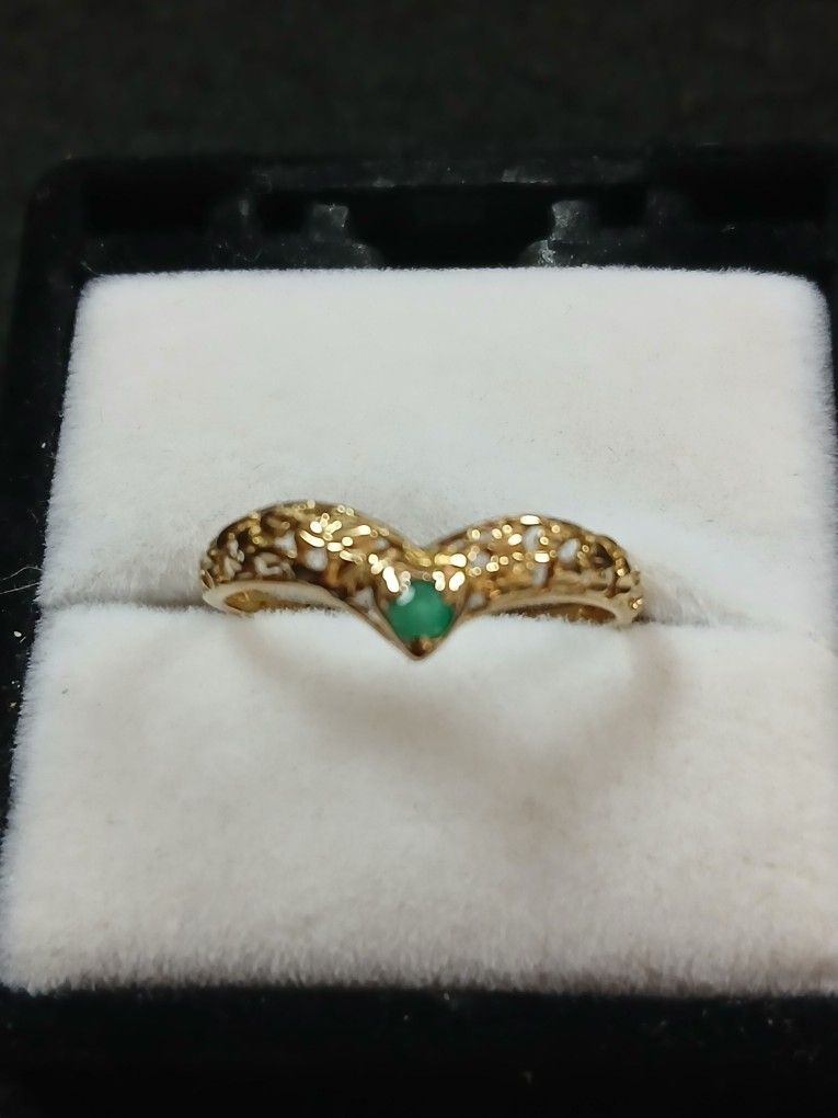 10k Solid Gold Ring With Green π Stone Sz 7.5