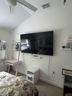 75” Hisense TV- perfect condition