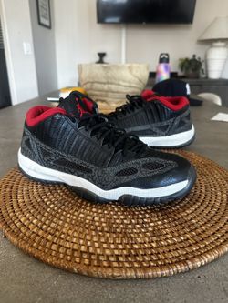 2003 Jordan 11 IE Low Size 8.5