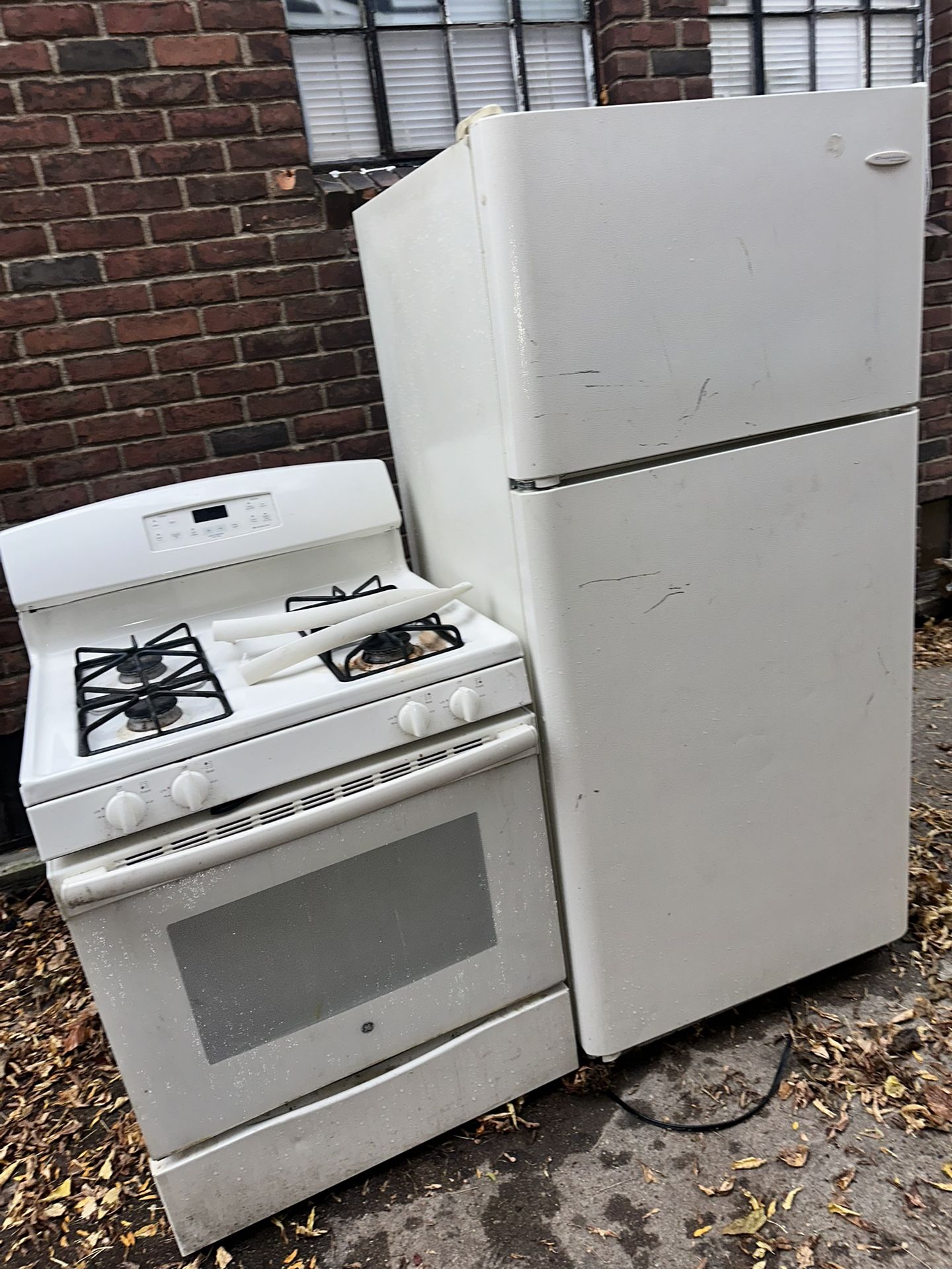 White Stove And Refrigerator
