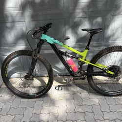 Full suspension Mountain bike