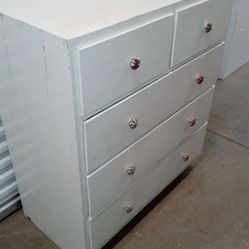 White Dresser, Free Delivery👍