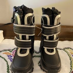 NWT Lands End Toddler black silver Velcro boots size 6