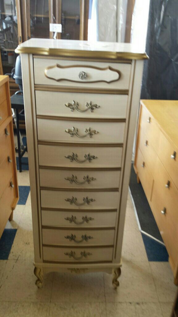 Vintage French Provincial Lingerie Chest For Sale In Bourbonnais