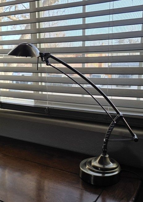 Adjustable Brass Task Lighting Table Lamp 