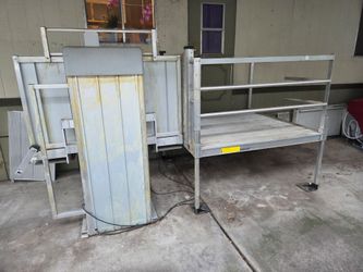 Wheelchair Vertical Platform Lift