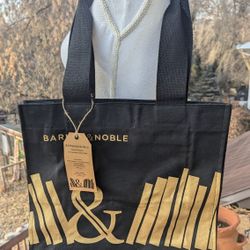 Barnes and Noble Black and Gold 100% Cotton Tote NWT 

In perfect New Condition.

This Black Premium 100% Organic Cotton Canvas in-Conversion Reusable