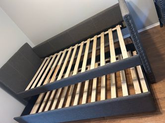 Twin sized day bed with trundle