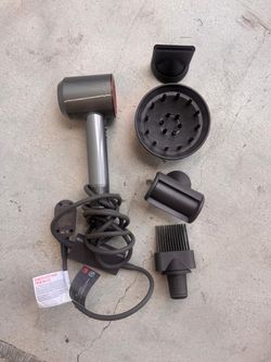 Dyson supersonic hair dryer