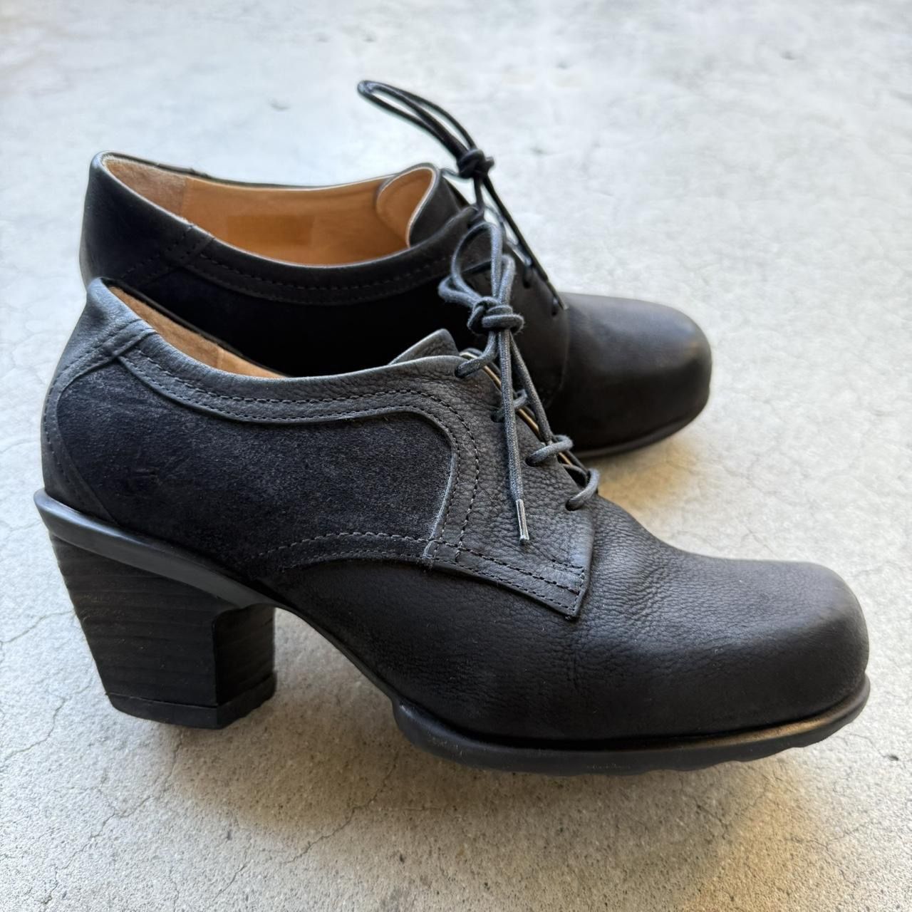 JOHN FLUEVOG F HOPEFULS Shoes Ease Lace Up OXFORD Black Leather Heels Classic Size 10 Essential piece on your wardrobe for the Holiday season. Beau