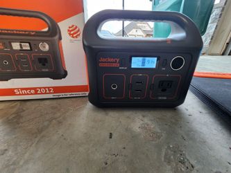 Jackery Exploerer 240