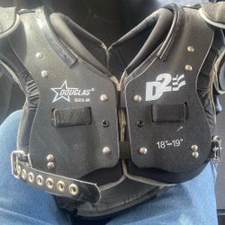 Douglas Shoulder Pads Medium Black w/ Backplate