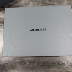 M 11 Balenciaga Runners!!