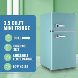 3.5 Green Mini Fridge 