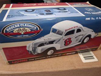 Lionel NASCAR Classics 1940 No. 8 Die-Cast Car