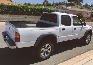 TRUCKS 2003 TOYOTA TACOMA!