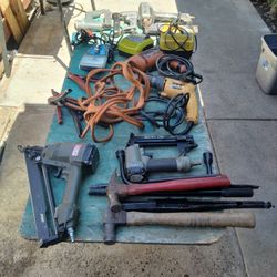 Todo Lo Que Esta En La Mesa  O Se Bende Por Separado 