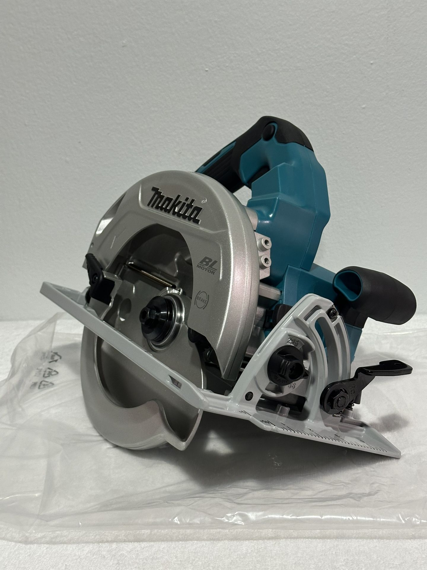 Makita XSH06PT 36V X2 LXT 7 1/4 Cordless Circular (TOOL ONLY)