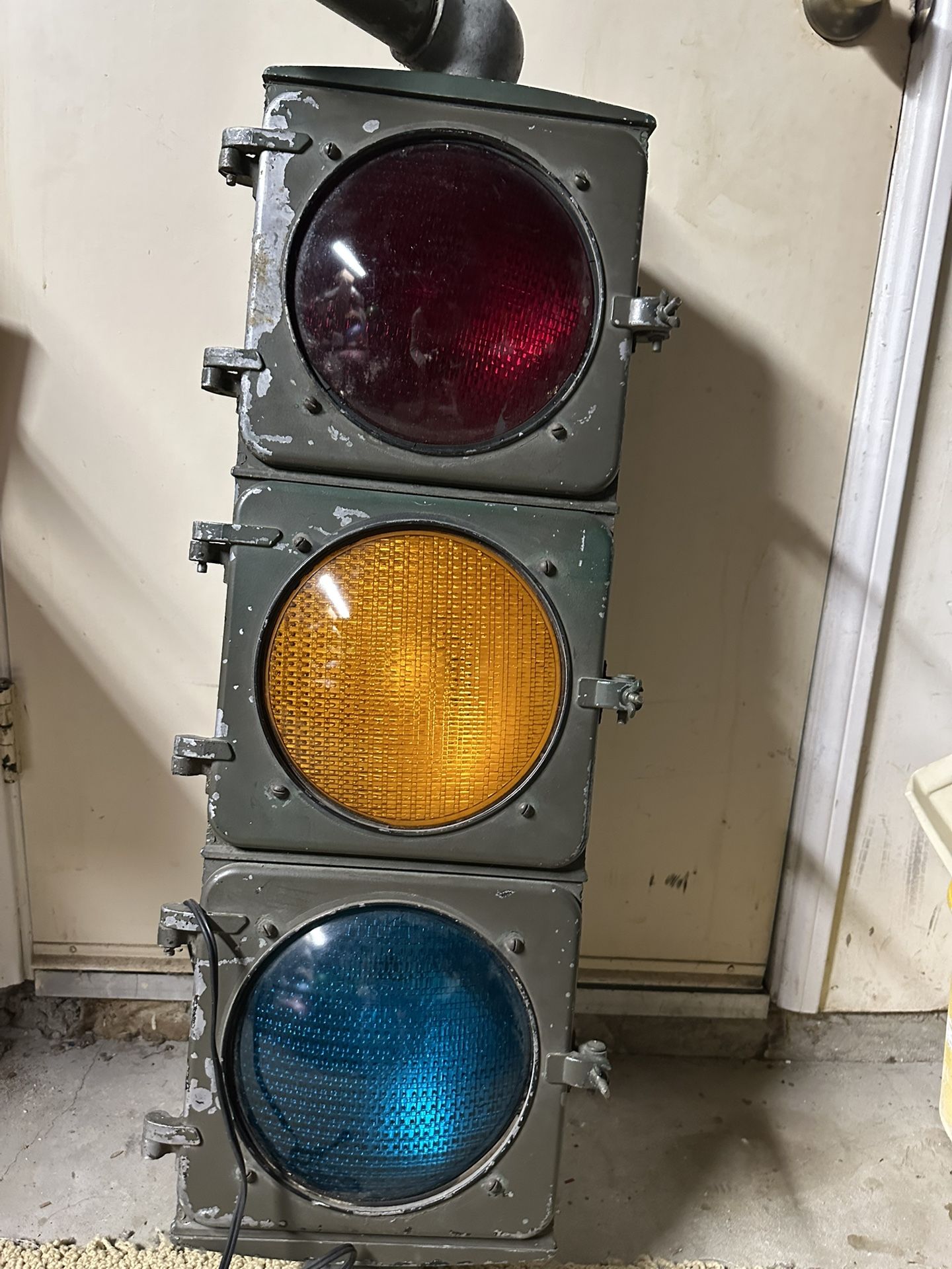 Vintage Eagle Signal Full Size Traffic Light Stop Light for Man Cave, Garage, Tools, Mechanic, Train, Auto Shop, Lighting
