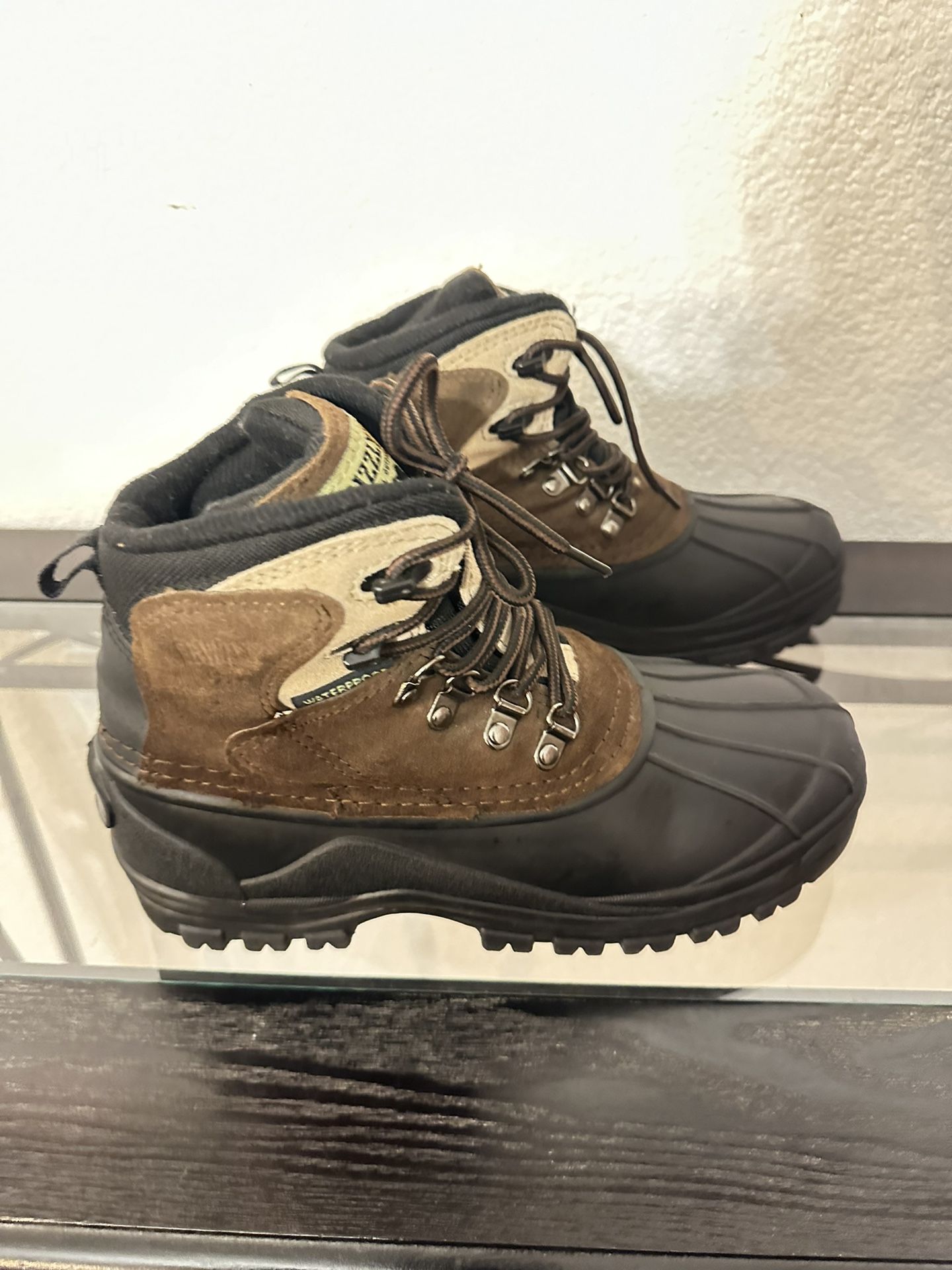 GRIZZLY Original Outdoor Boots Sz 6