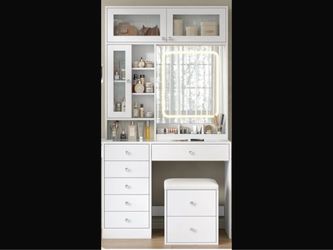 Makeup Vanity desk with led mirror like new $160