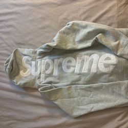 Supreme Hoodie 