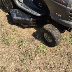 Craftman Ridding Lawn Mower