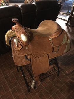 Saddle