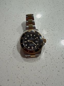 Luxury Diver Style Watch – Two-Tone Stainless Steel & Gold Tone – Black Dial