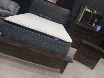 *Weekend Special!!!*---Stellar Peter Queen/King Bedroom Sets---From $799!!!---Delivery/$10 Down Financing🤭
