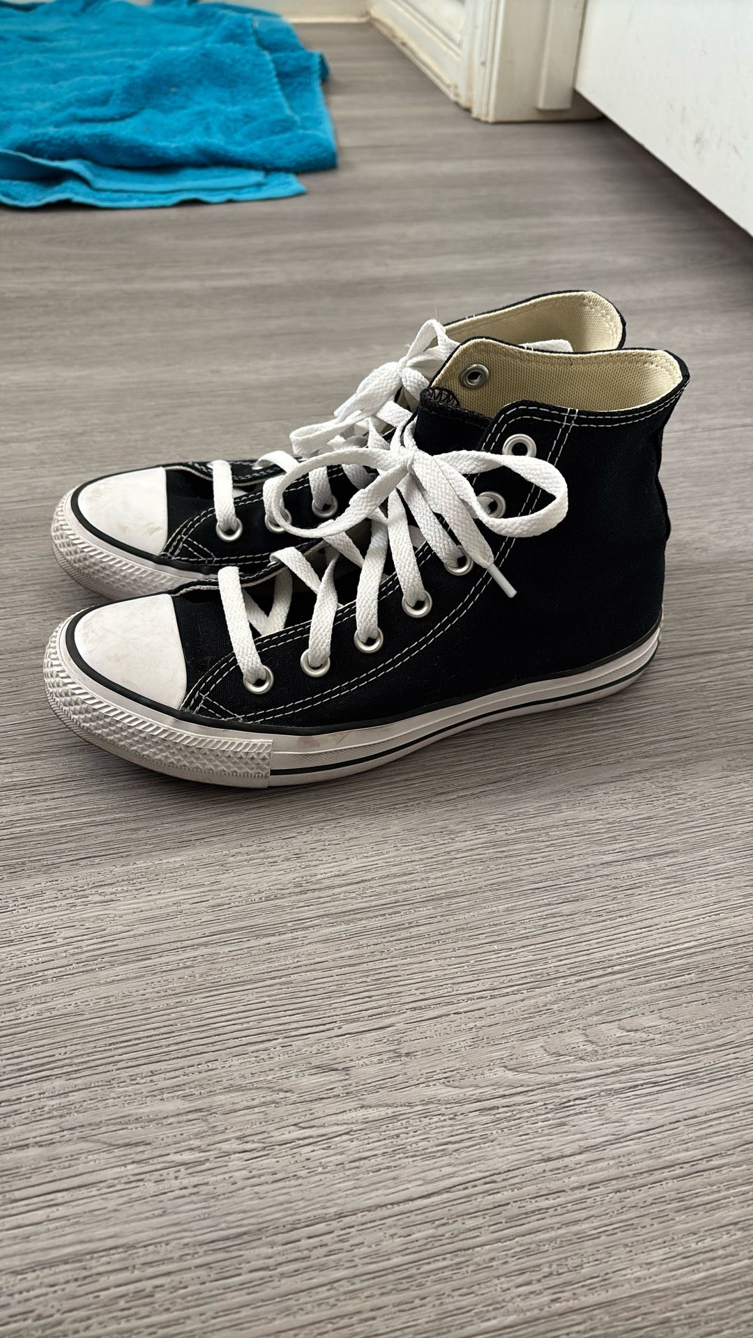 Women Converse