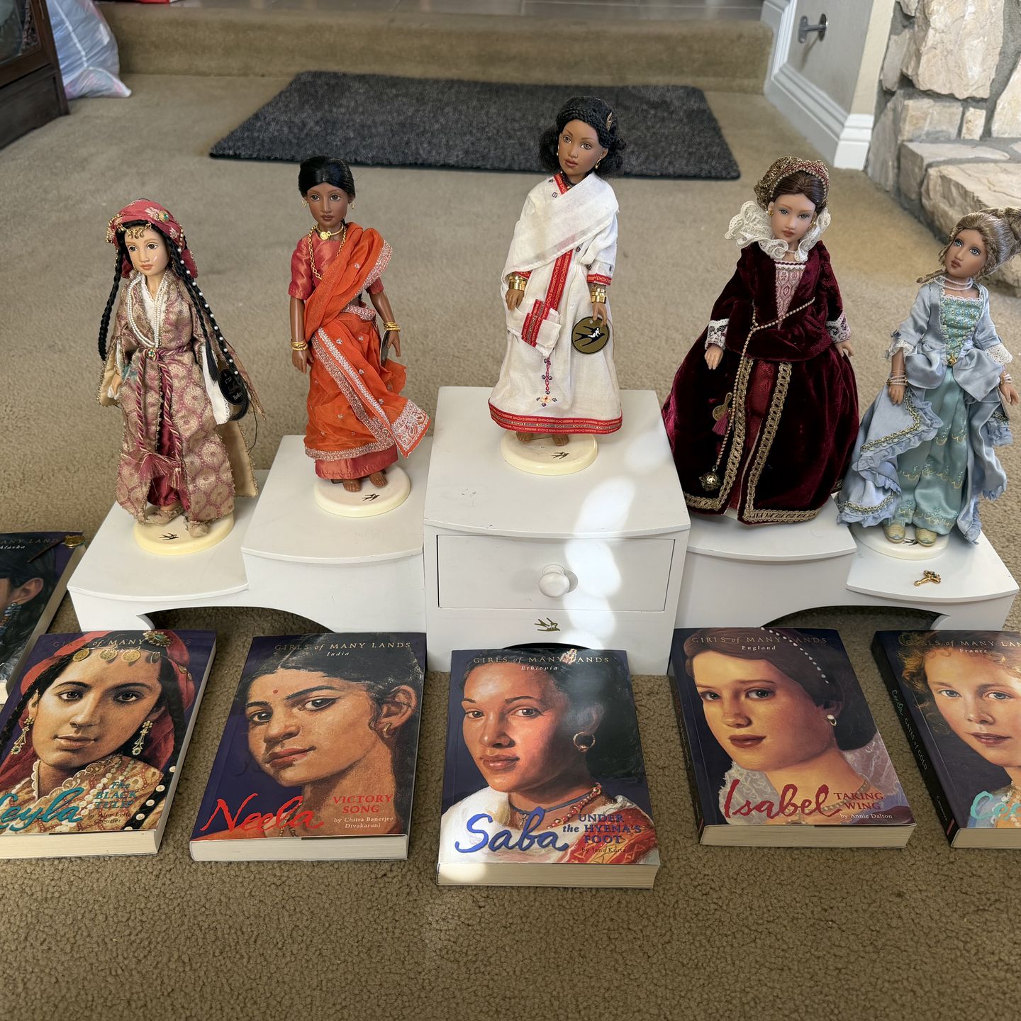 Rare American Girl "Girls of Many Lands" 5-Doll Collection with Books & Display Stand