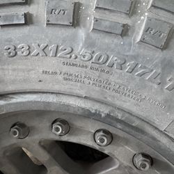33x12.50 R17