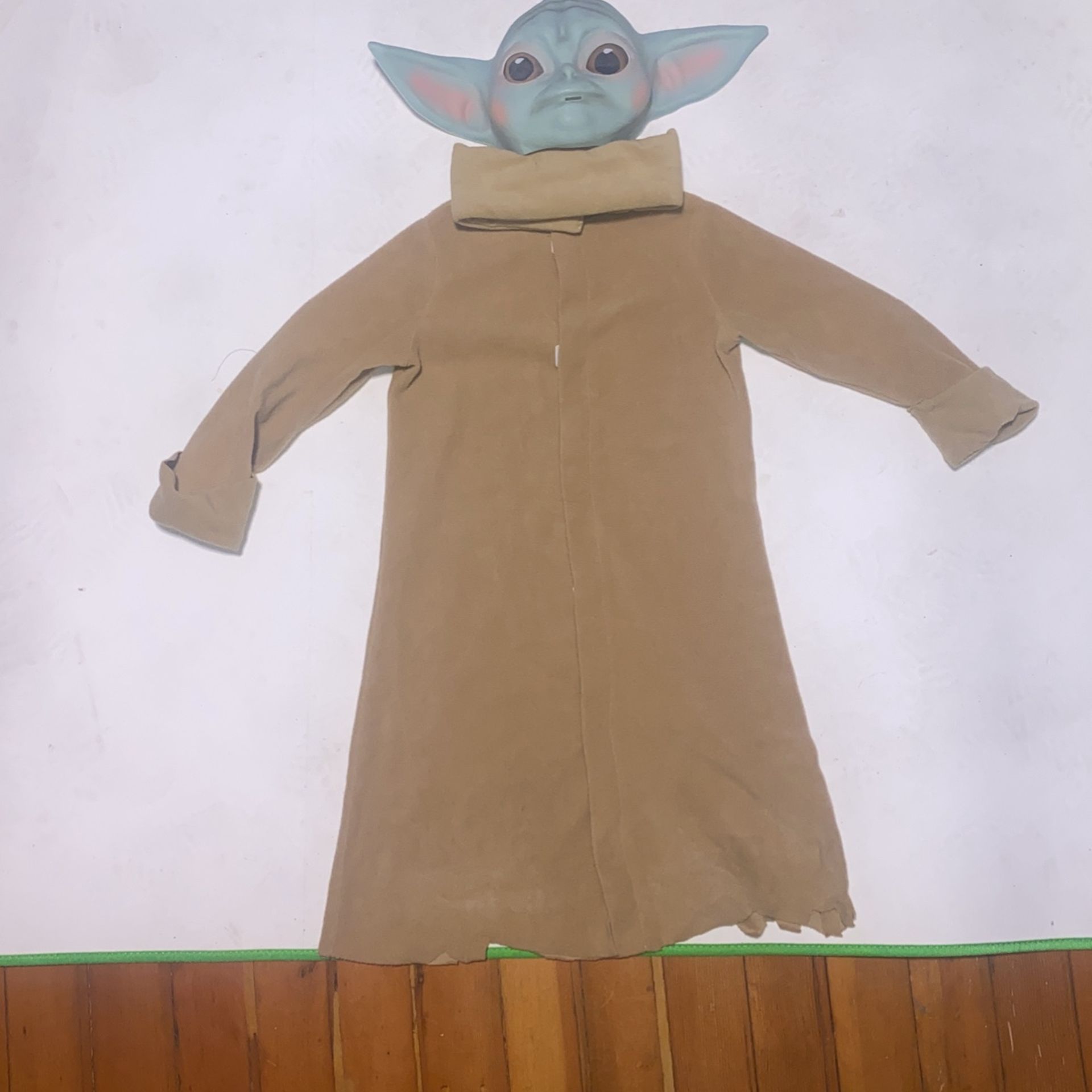 Baby yoda costume