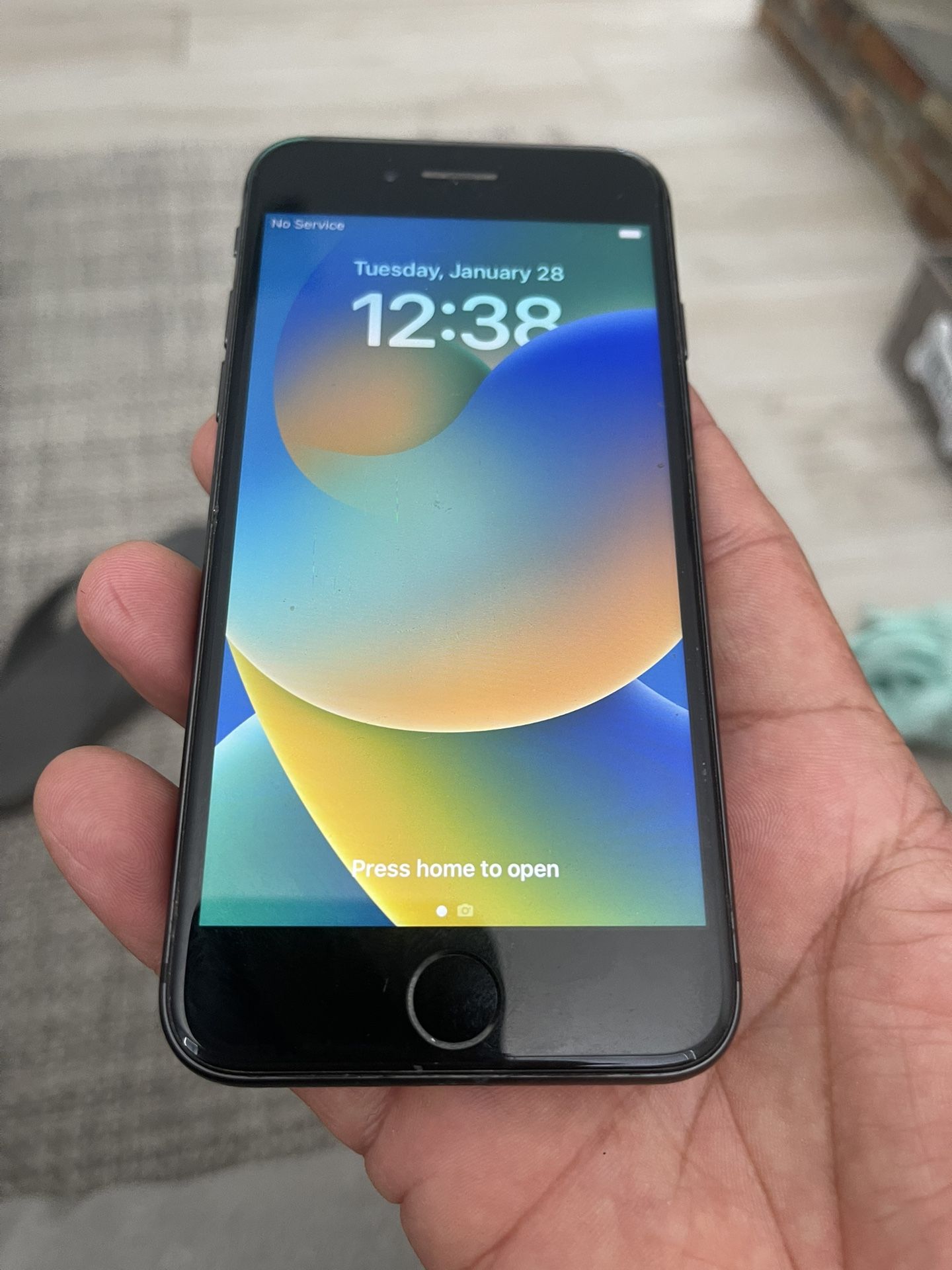 Perfect Working Condition (back Has A Crack Front Is Great