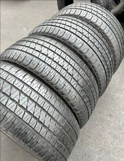 275-55R20 Briggestone Brand tires usadas en perfecta condición set of 4