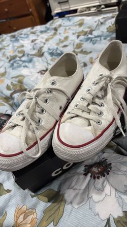 Converse Chuck Taylor Low Top Sneakers