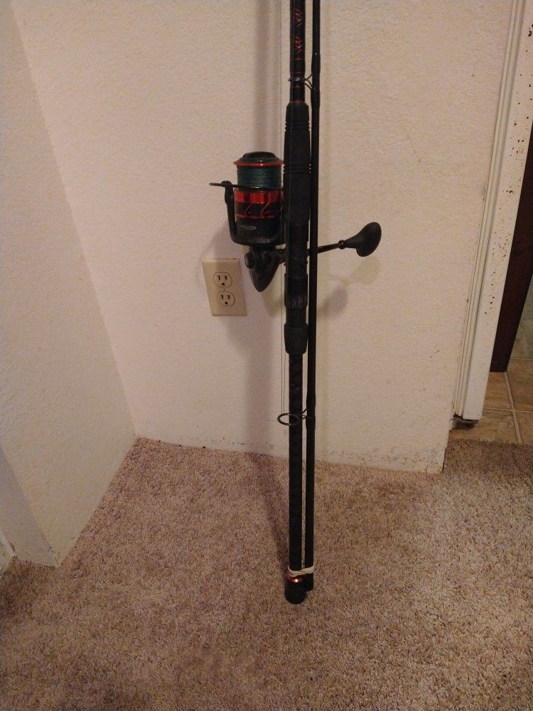 10 Foot Fishing Road End Spinind Reel Whith 60 Pound Test Line Ready To Go Fishing